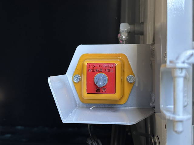 三菱ふそうキャンターパッカー車（塵芥車）小型（2t・3t）[写真09]