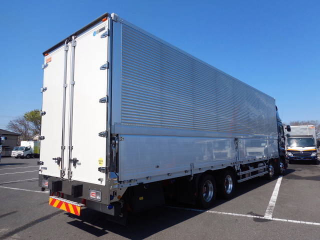 日野プロフィアアルミウイング大型（10t）[写真02]