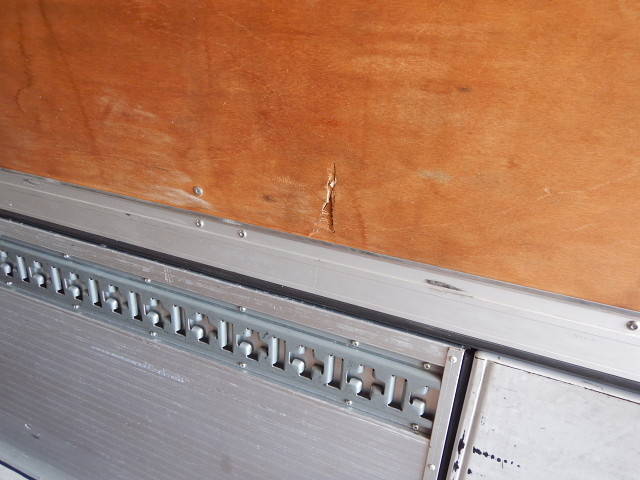 日野プロフィアアルミウイング大型（10t）[写真24]