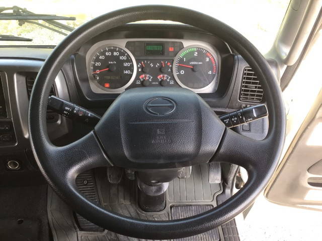 日野レンジャーアルミウイング中型（4t）[写真32]