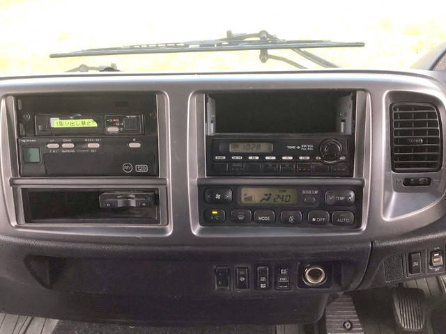 日野レンジャーアルミウイング中型（4t）[写真34]