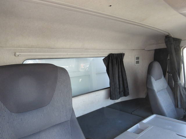 三菱ふそうスーパーグレートアルミウイング大型（10t）[写真10]