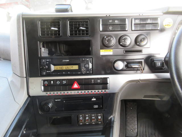 三菱ふそうスーパーグレートアルミウイング大型（10t）[写真11]