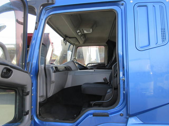 三菱ふそうスーパーグレートアルミウイング大型（10t）[写真15]