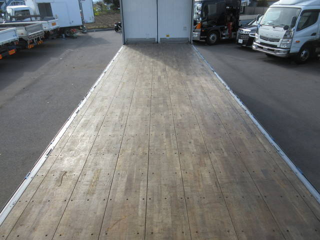 三菱ふそうスーパーグレートアルミウイング大型（10t）[写真26]