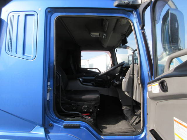 三菱ふそうスーパーグレートアルミウイング大型（10t）[写真08]