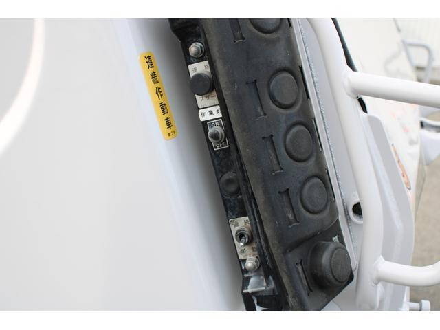 いすゞエルフパッカー車（塵芥車）小型（2t・3t）[写真31]