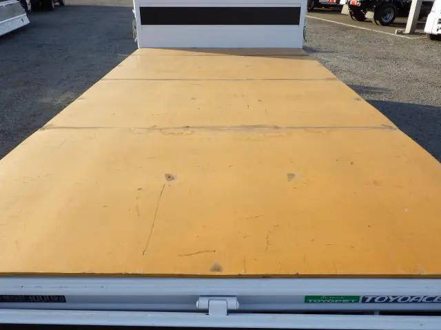 トヨタトヨエース平ボディ小型（2t・3t）[写真17]