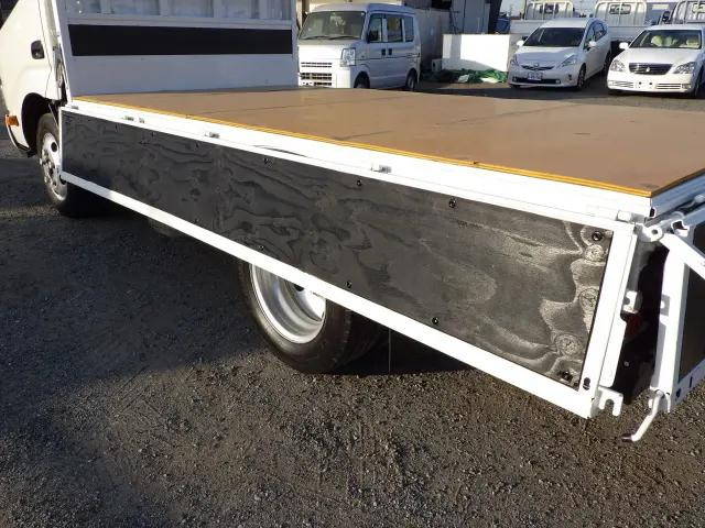 トヨタトヨエース平ボディ小型（2t・3t）[写真19]