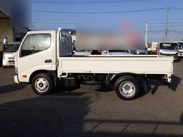 トヨタトヨエース平ボディ小型（2t・3t）[写真03]