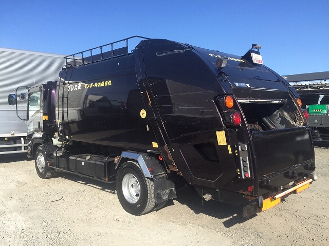 いすゞフォワードパッカー車（塵芥車）中型（4t）[写真02]
