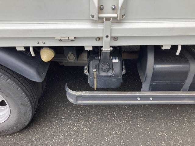 三菱ふそうキャンター平ボディ小型（2t・3t）[写真10]