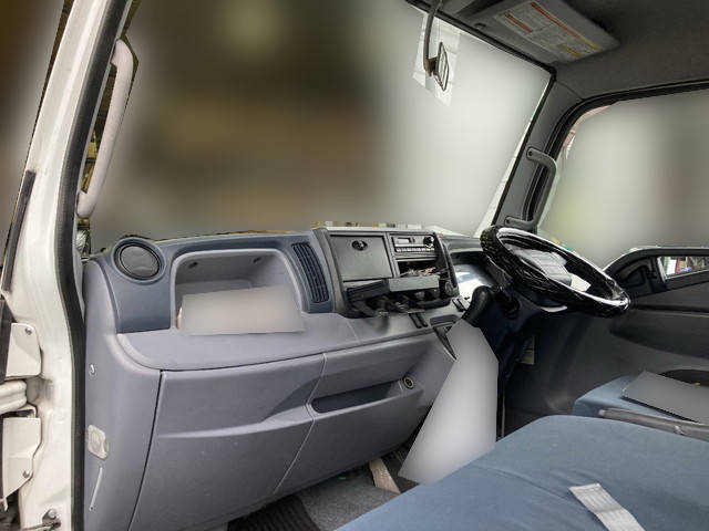 三菱ふそうキャンター平ボディ小型（2t・3t）[写真19]