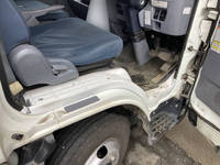 三菱ふそうキャンター平ボディ小型（2t・3t）[写真22]