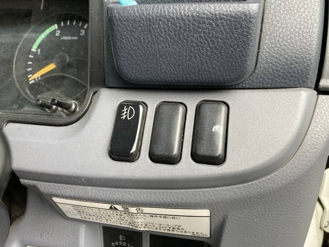 三菱ふそうキャンター平ボディ小型（2t・3t）[写真26]