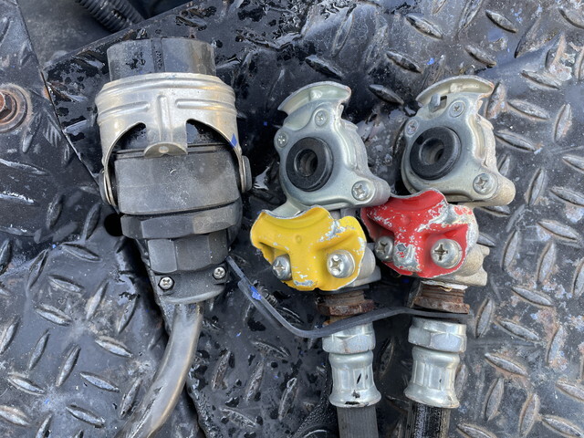 日野プロフィアトレーラーヘッド（トラクターヘッド）大型（10t）[写真11]