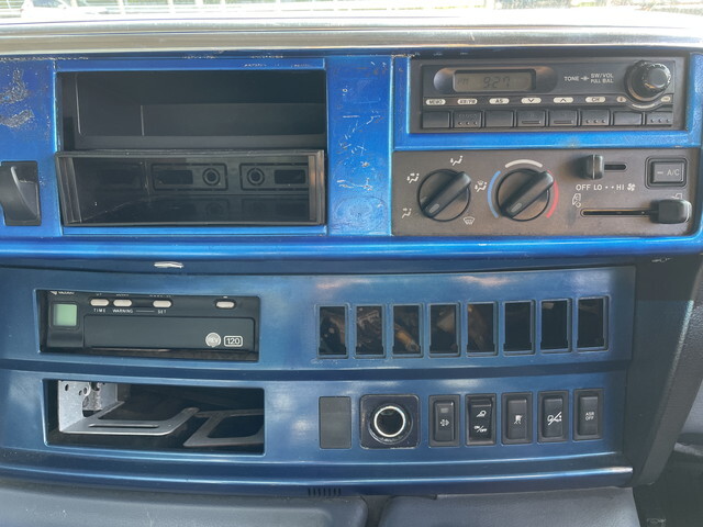 日野プロフィアトレーラーヘッド（トラクターヘッド）大型（10t）[写真32]