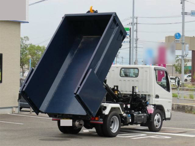 三菱ふそうキャンターコンテナ専用車小型（2t・3t）[写真10]