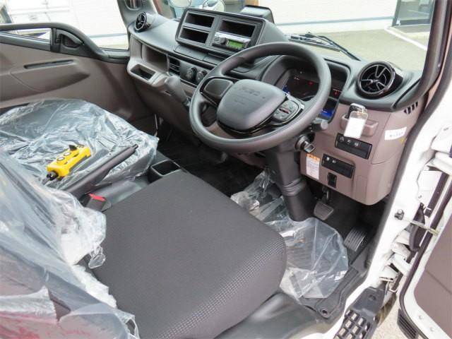 三菱ふそうキャンターコンテナ専用車小型（2t・3t）[写真12]
