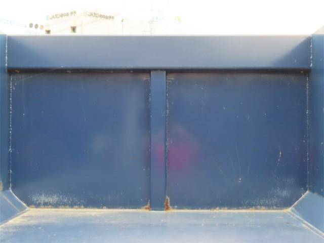 三菱ふそうキャンターコンテナ専用車小型（2t・3t）[写真22]