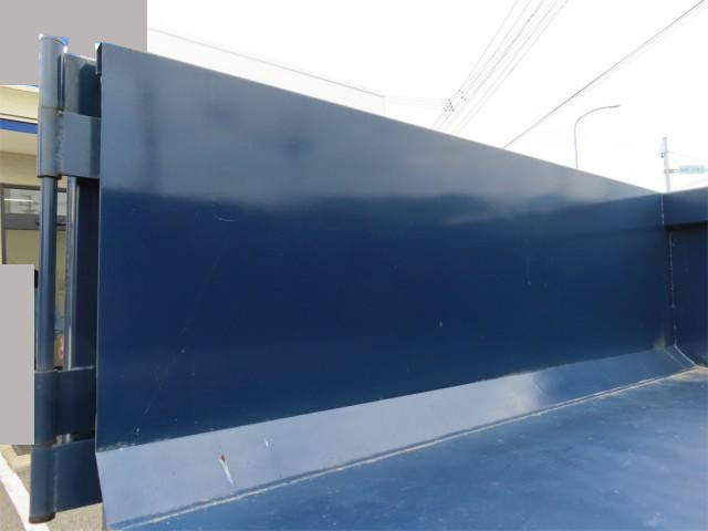 三菱ふそうキャンターコンテナ専用車小型（2t・3t）[写真23]