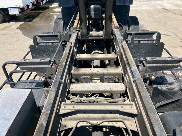 いすゞギガ深ダンプ（土砂禁ダンプ）大型（10t）[写真17]