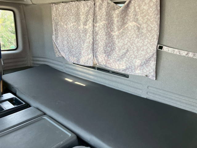 いすゞギガ深ダンプ（土砂禁ダンプ）大型（10t）[写真32]