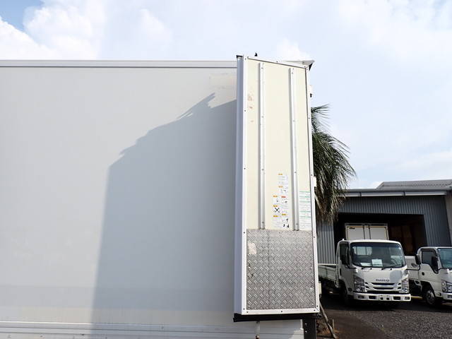 日野レンジャー冷凍車（冷蔵車）中型（4t）[写真20]