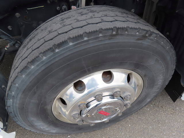 日野プロフィアトレーラーヘッド（トラクターヘッド）大型（10t）[写真12]