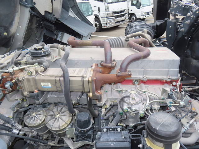 日野プロフィアトレーラーヘッド（トラクターヘッド）大型（10t）[写真13]