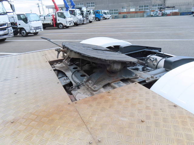 日野プロフィアトレーラーヘッド（トラクターヘッド）大型（10t）[写真24]