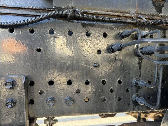 いすゞフォワードコンテナ専用車増トン（6t・8t）[写真10]