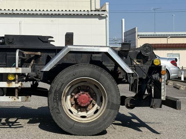 いすゞフォワードコンテナ専用車増トン（6t・8t）[写真18]