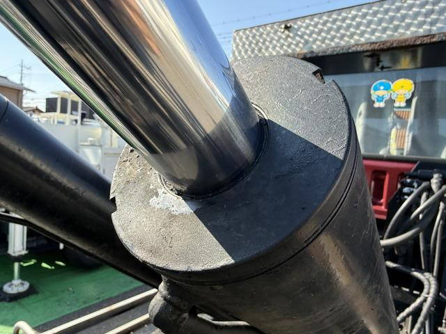 いすゞフォワードコンテナ専用車増トン（6t・8t）[写真22]