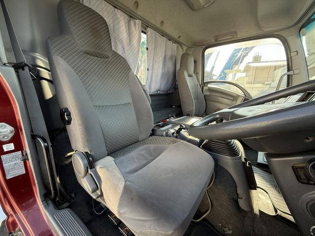 いすゞフォワードコンテナ専用車増トン（6t・8t）[写真25]