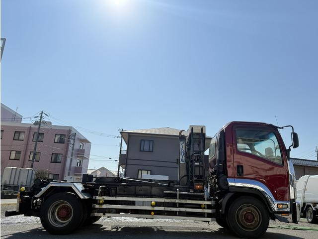 いすゞフォワードコンテナ専用車増トン（6t・8t）[写真07]