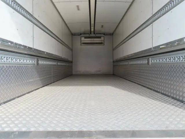 三菱ふそうファイター冷蔵冷凍ウイング中型（4t）[写真21]