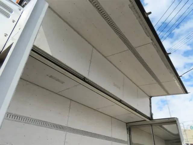 三菱ふそうファイター冷蔵冷凍ウイング中型（4t）[写真27]