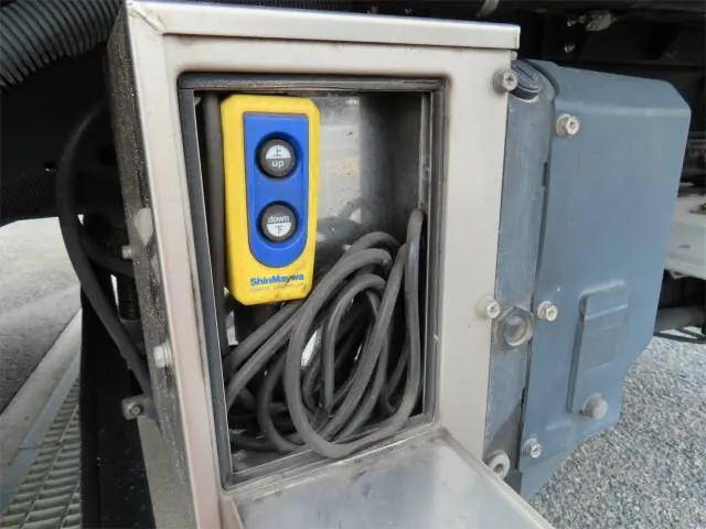 三菱ふそうファイター冷蔵冷凍ウイング中型（4t）[写真33]