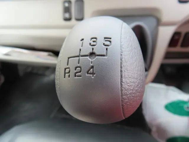 三菱ふそうキャンターダンプ小型（2t・3t）[写真18]