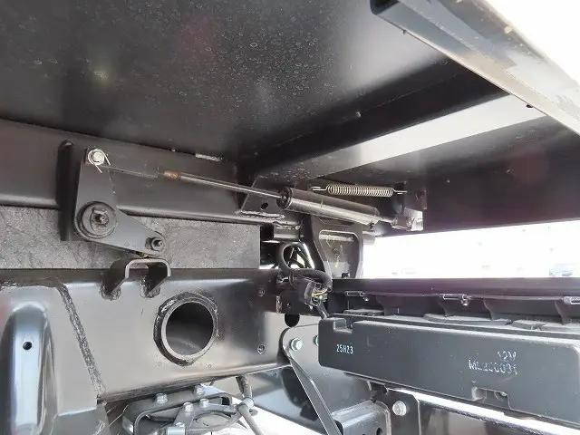 三菱ふそうキャンターダンプ小型（2t・3t）[写真35]