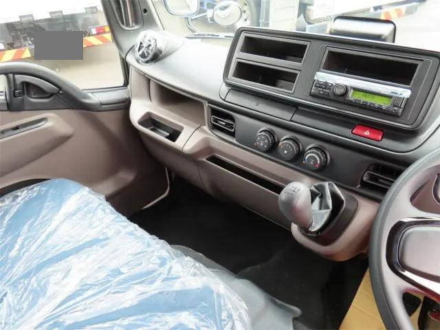 三菱ふそうキャンターダブルキャブ（Wキャブ）小型（2t・3t）[写真12]