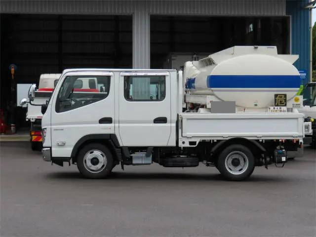 三菱ふそうキャンターダブルキャブ（Wキャブ）小型（2t・3t）[写真03]