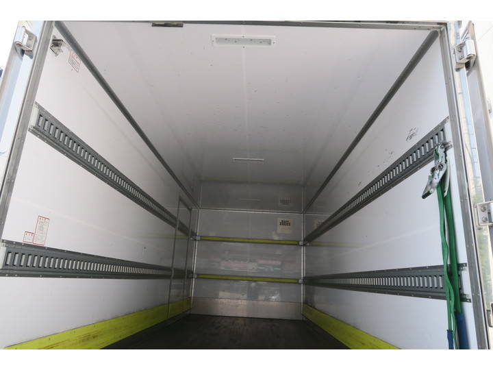 いすゞエルフパネルバン小型（2t・3t）[写真11]