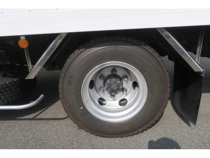 いすゞエルフパネルバン小型（2t・3t）[写真17]