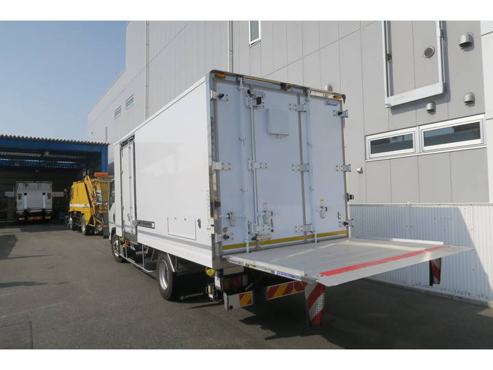 いすゞエルフパネルバン小型（2t・3t）[写真02]