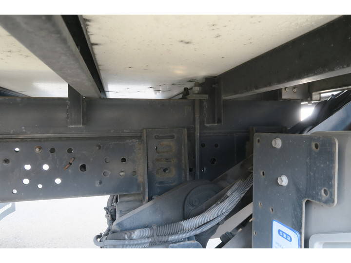 いすゞエルフパネルバン小型（2t・3t）[写真20]