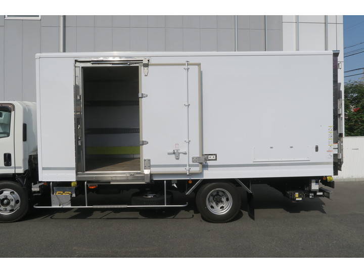 いすゞエルフパネルバン小型（2t・3t）[写真06]