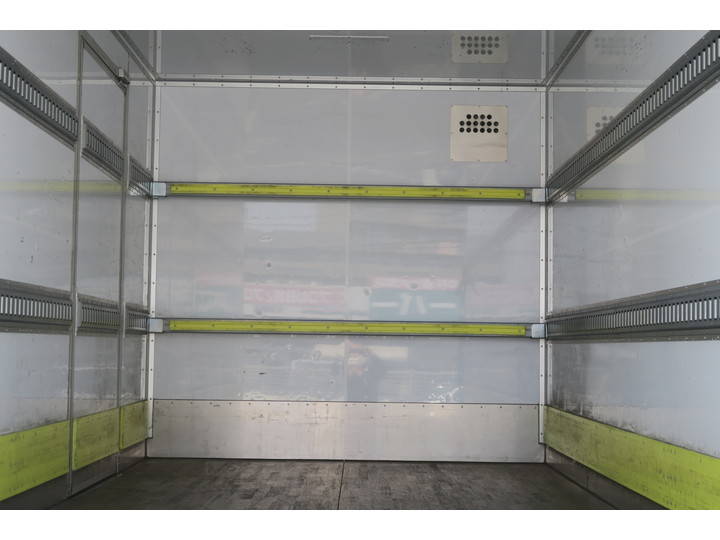 いすゞエルフパネルバン小型（2t・3t）[写真08]