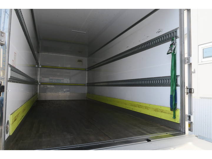 いすゞエルフパネルバン小型（2t・3t）[写真09]